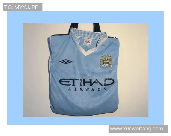 足球巨星限量版球衣卡包拆封体验 豪华卡面藏惊喜 球迷热血沸腾