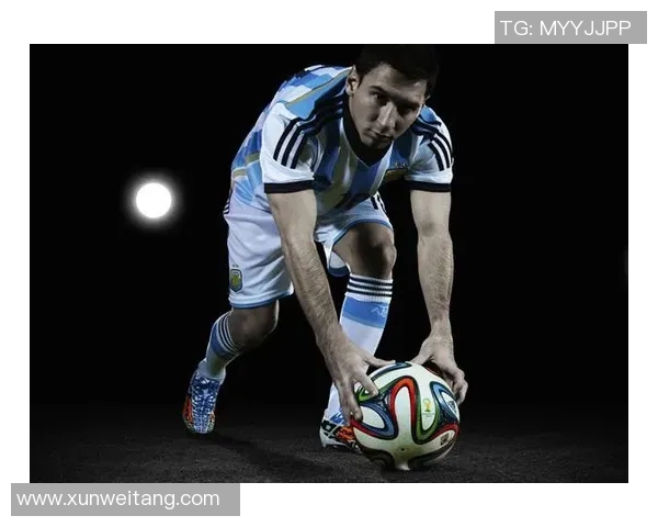 足球球星胸前佩戴国旗象征意义与全球足球文化的融合探索